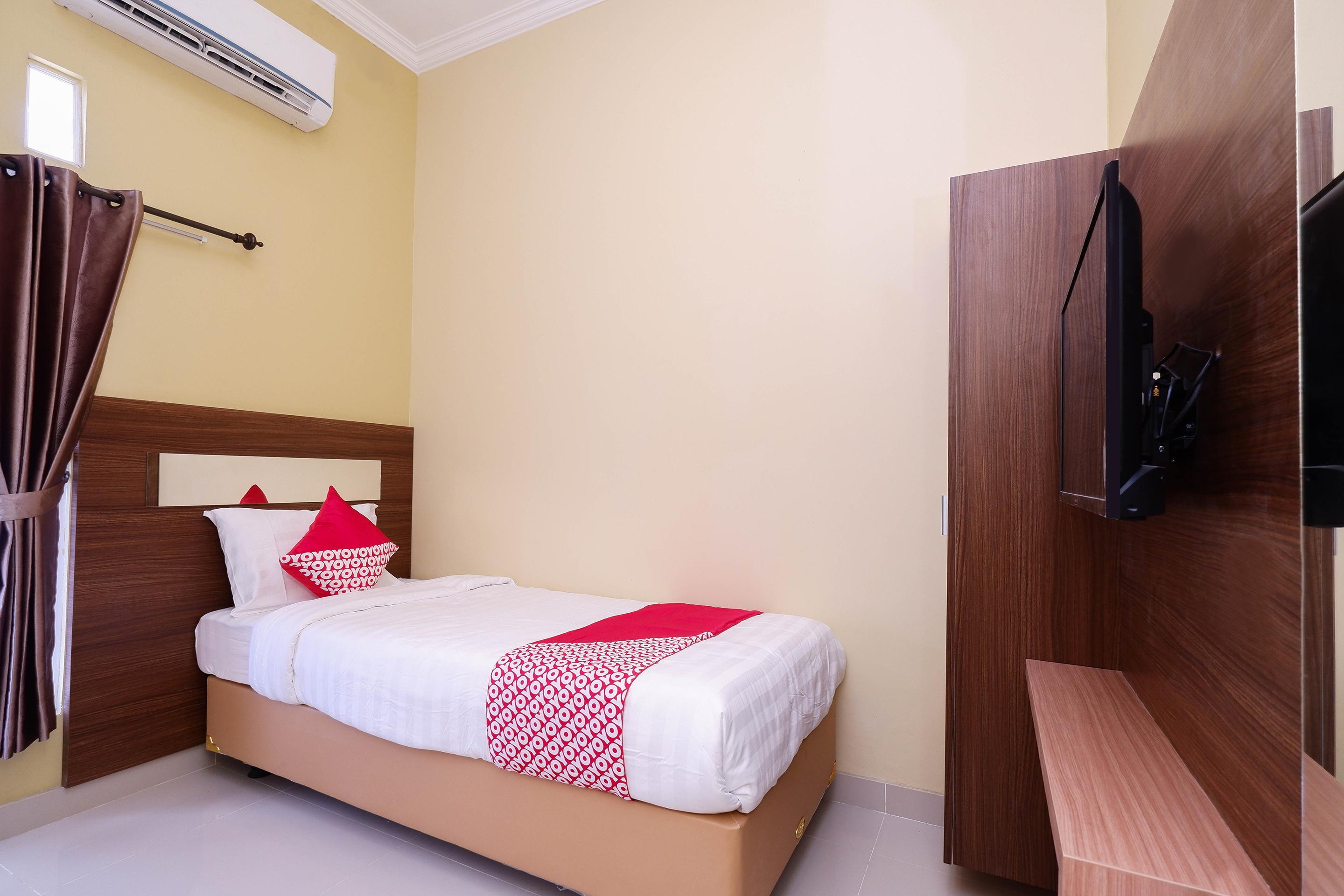 Super Oyo 1506 Shabrina 2 Syariah Hotel Surakarta  Luaran gambar