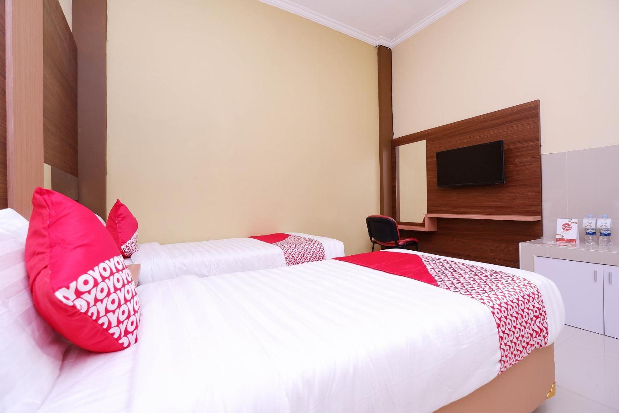 Super Oyo 1506 Shabrina 2 Syariah Hotel Surakarta  Luaran gambar